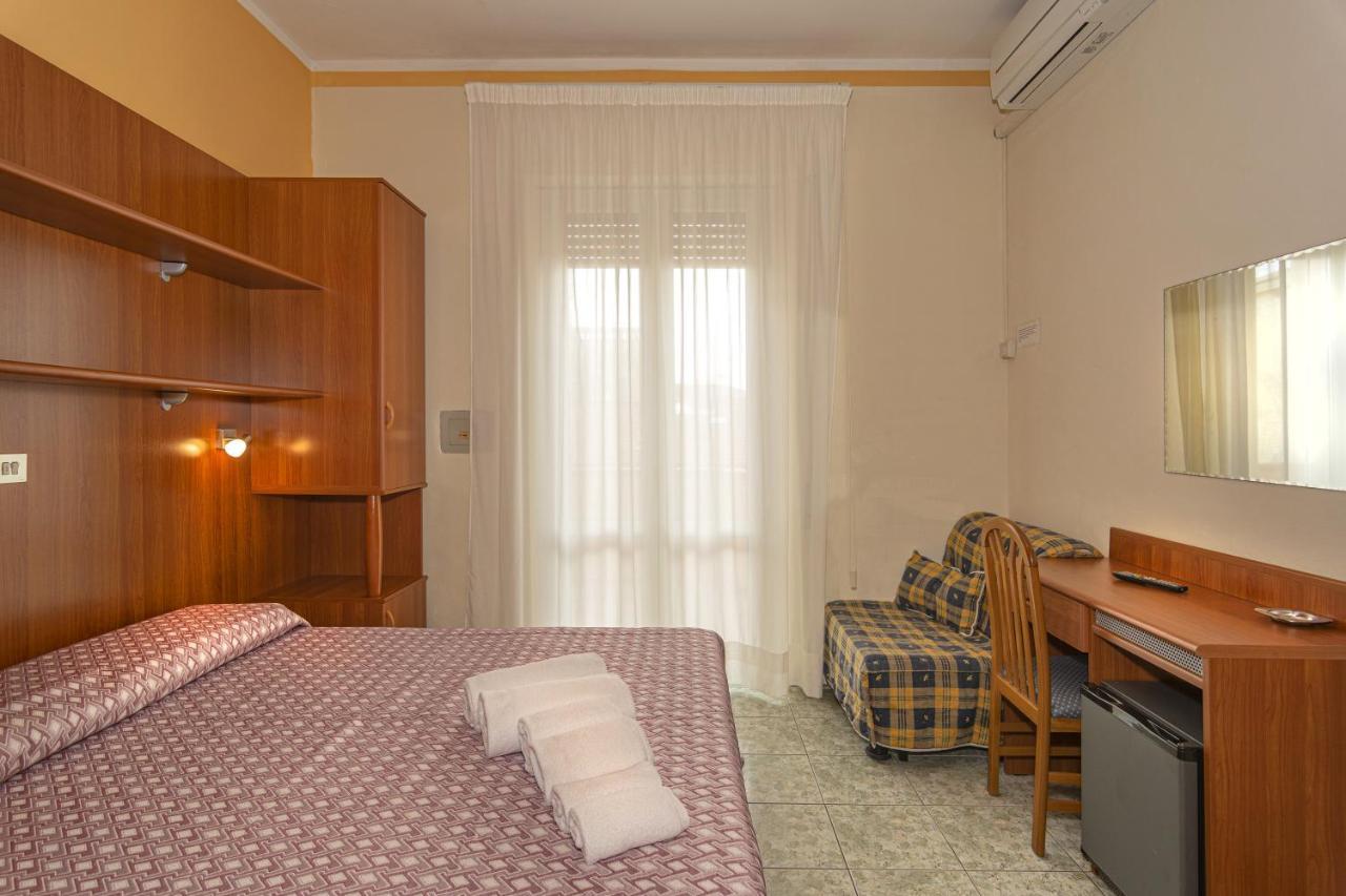 Hotel Dolly Viareggio Eksteriør billede