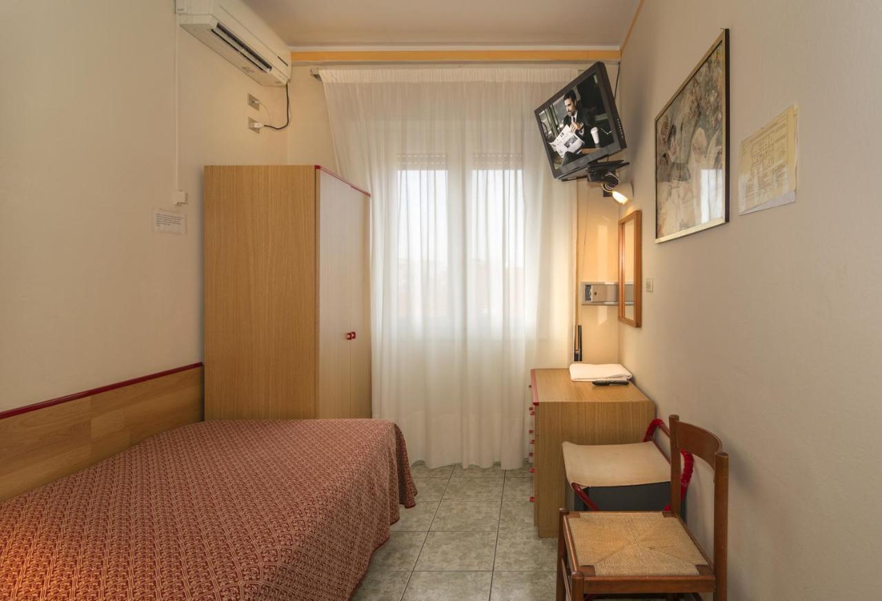 Hotel Dolly Viareggio Eksteriør billede