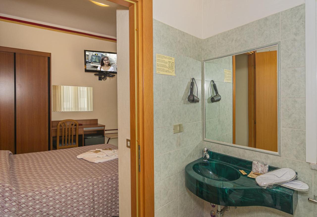 Hotel Dolly Viareggio Eksteriør billede