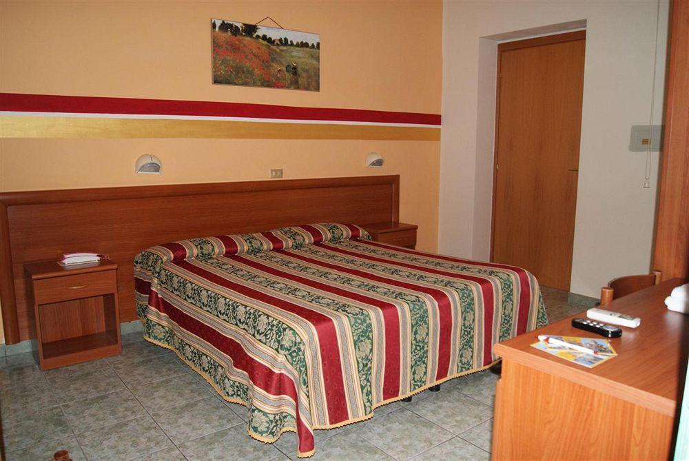 Hotel Dolly Viareggio Eksteriør billede
