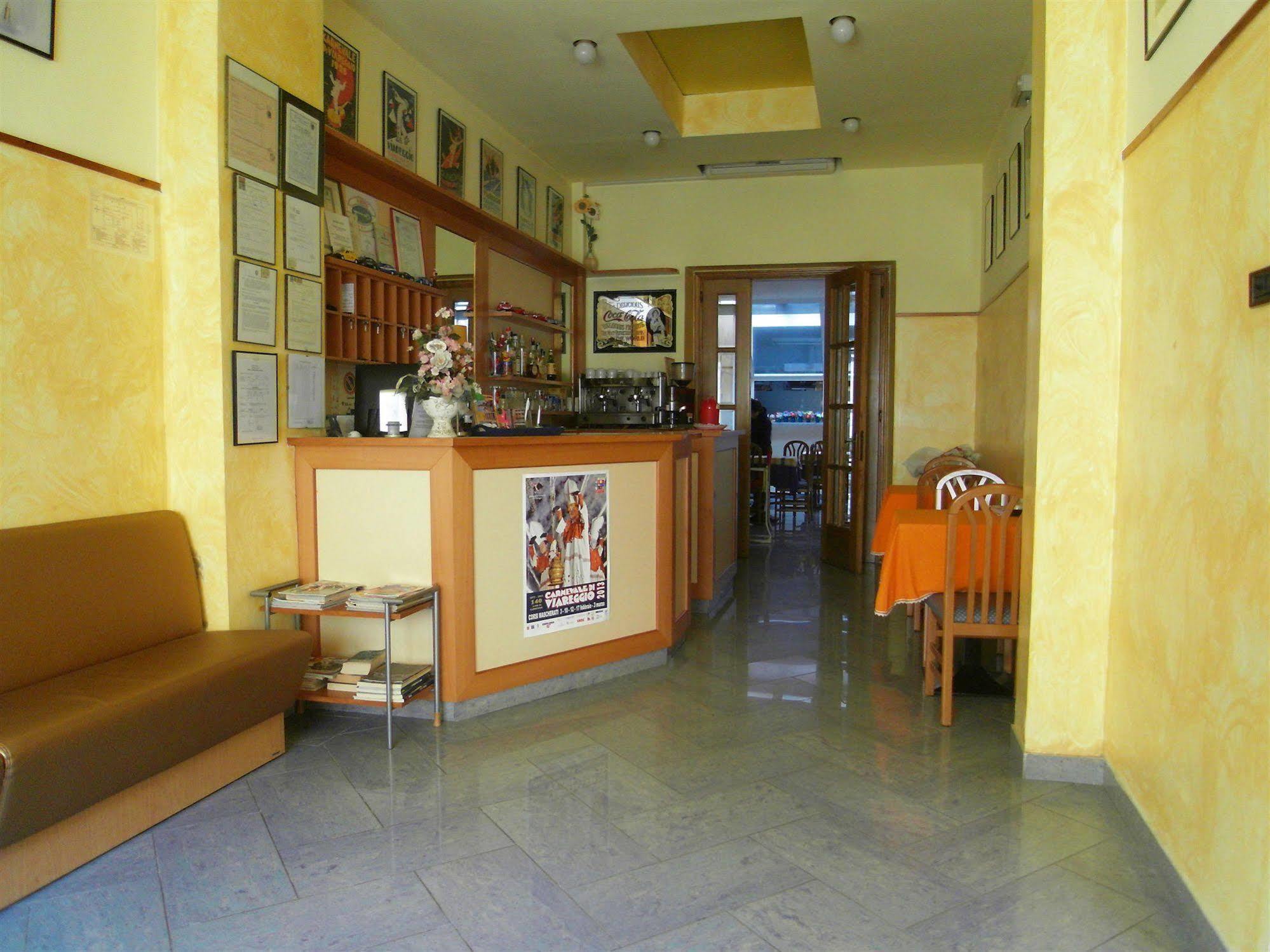 Hotel Dolly Viareggio Eksteriør billede