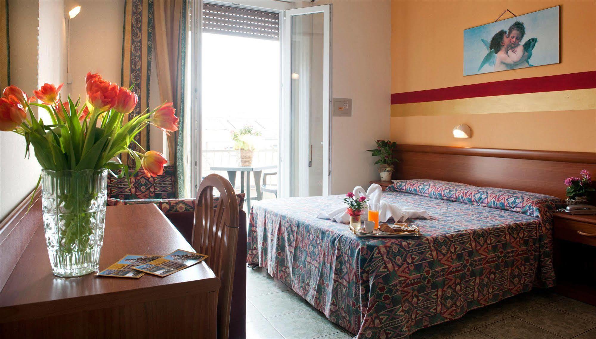 Hotel Dolly Viareggio Eksteriør billede