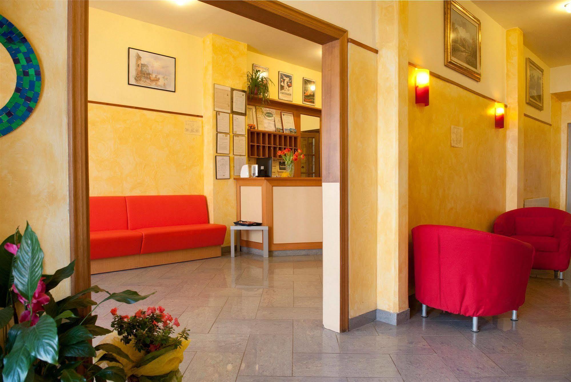 Hotel Dolly Viareggio Eksteriør billede
