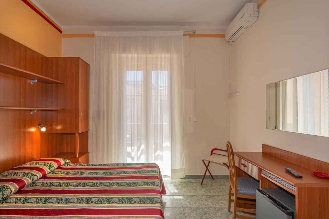 Hotel Dolly Viareggio Eksteriør billede
