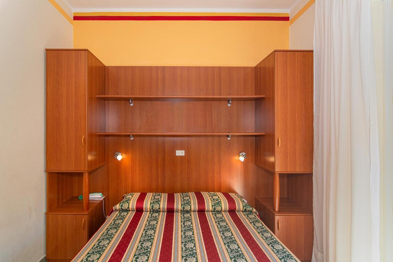 Hotel Dolly Viareggio Eksteriør billede
