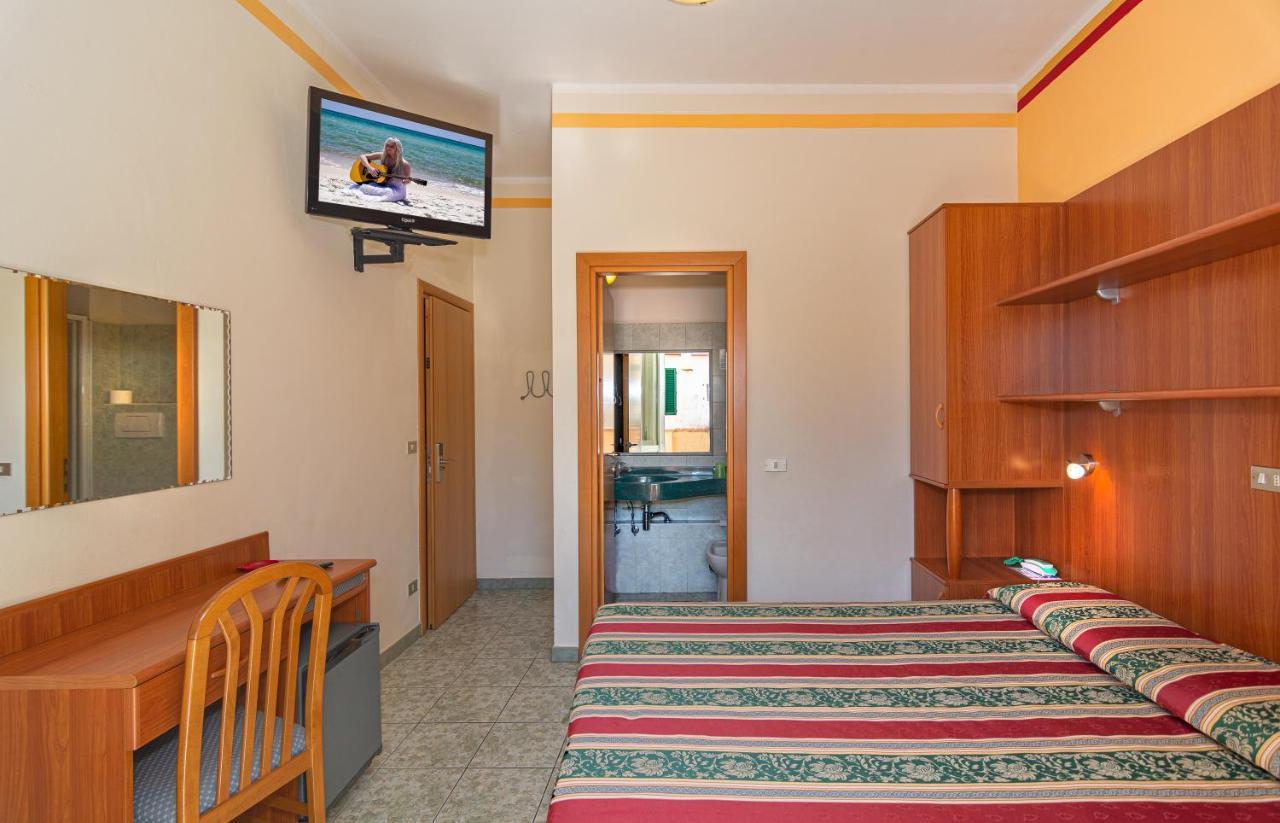 Hotel Dolly Viareggio Eksteriør billede